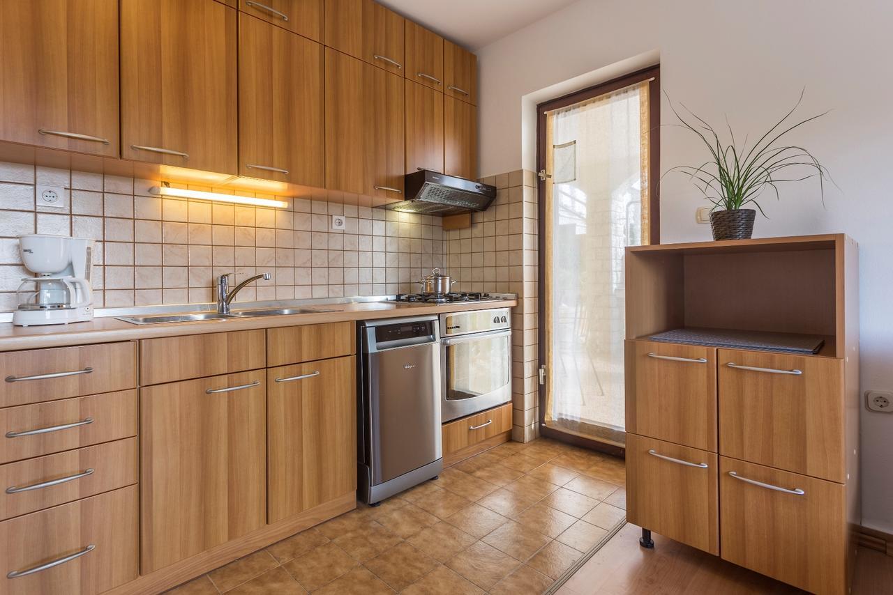 Apartments Rajkovic ลาบิน ภายนอก รูปภาพ