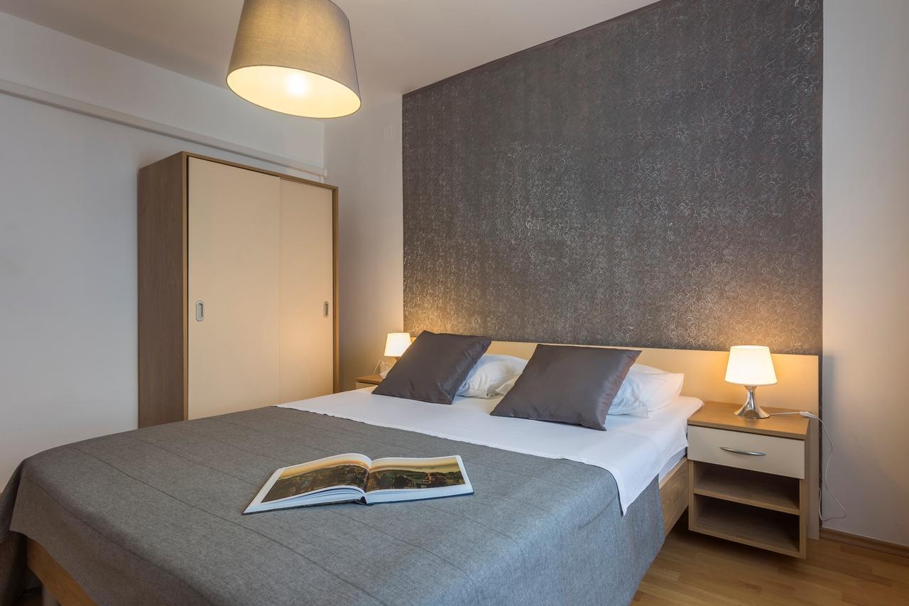 Apartments Rajkovic ลาบิน ภายนอก รูปภาพ
