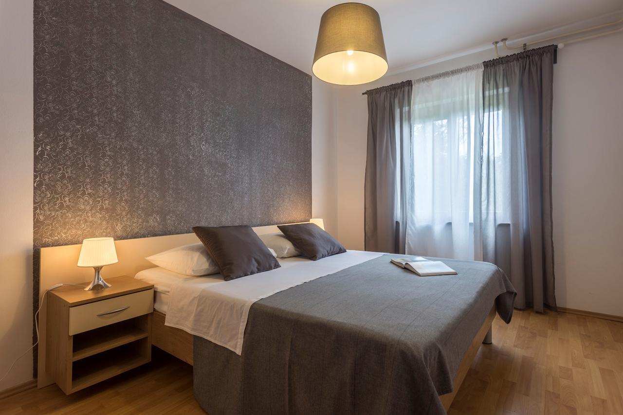 Apartments Rajkovic ลาบิน ภายนอก รูปภาพ