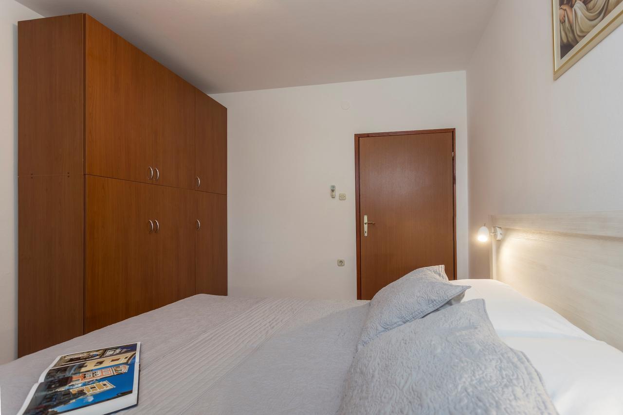 Apartments Rajkovic ลาบิน ภายนอก รูปภาพ